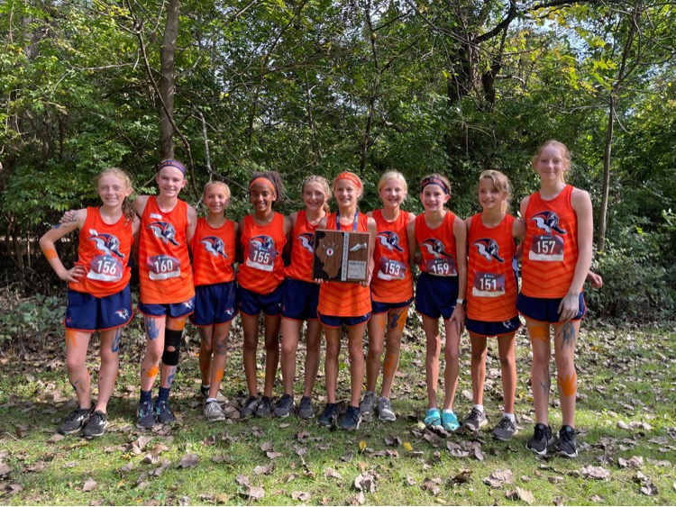 MSJHBulldogs's tweet image. Big time showing by the Bulldogs XC today in the @IESA_IL 3A Sectional at Lake of the Woods. Congrats to the players and coaches on a great day.  #msjhpride #msjhsports #AllBulldogs
