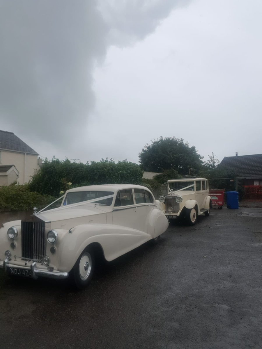 These two grand old ladies in Valley, Anglesey today. Congratulations to the newly weds 😁