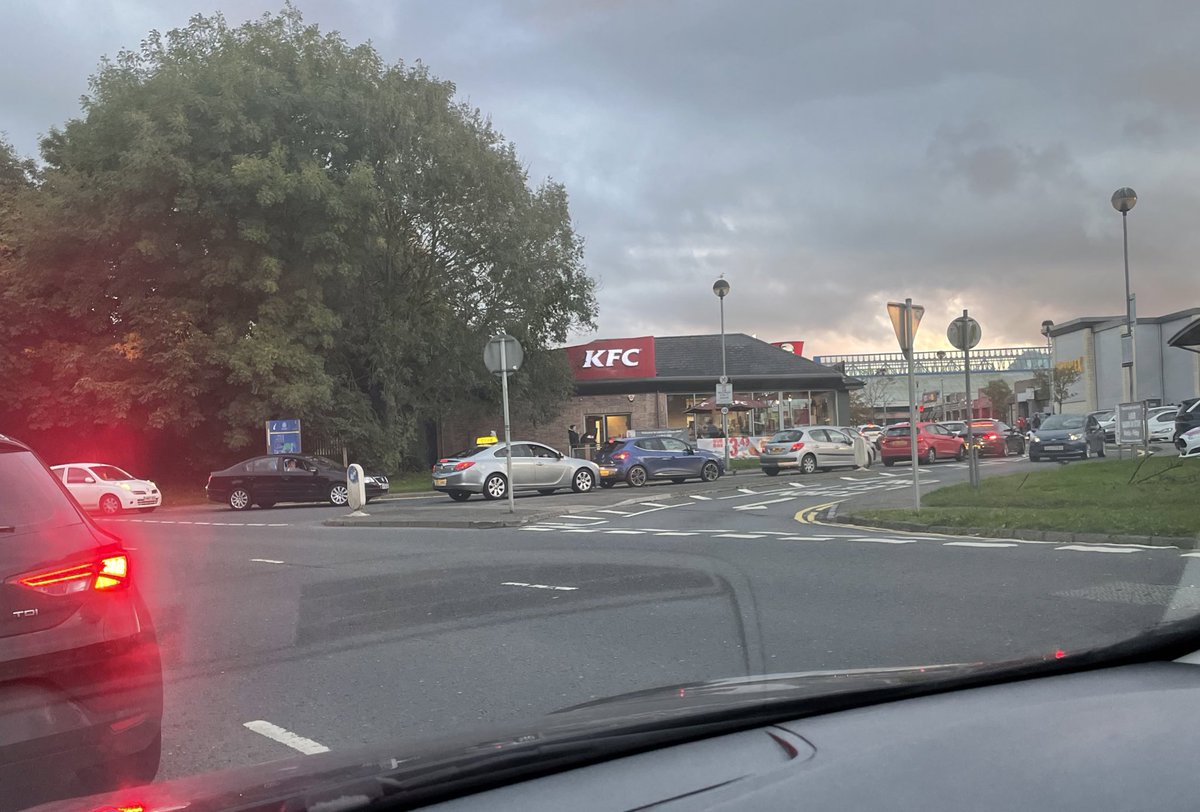katrkerr's tweet photo. Sitting waiting for the better part of 20mins to get into Lisburn @omniplexcinema because of the stupid @kfc drivethru. @lisburnccc any chance of a better road layout?! https://t.co/06ES4RQtvv