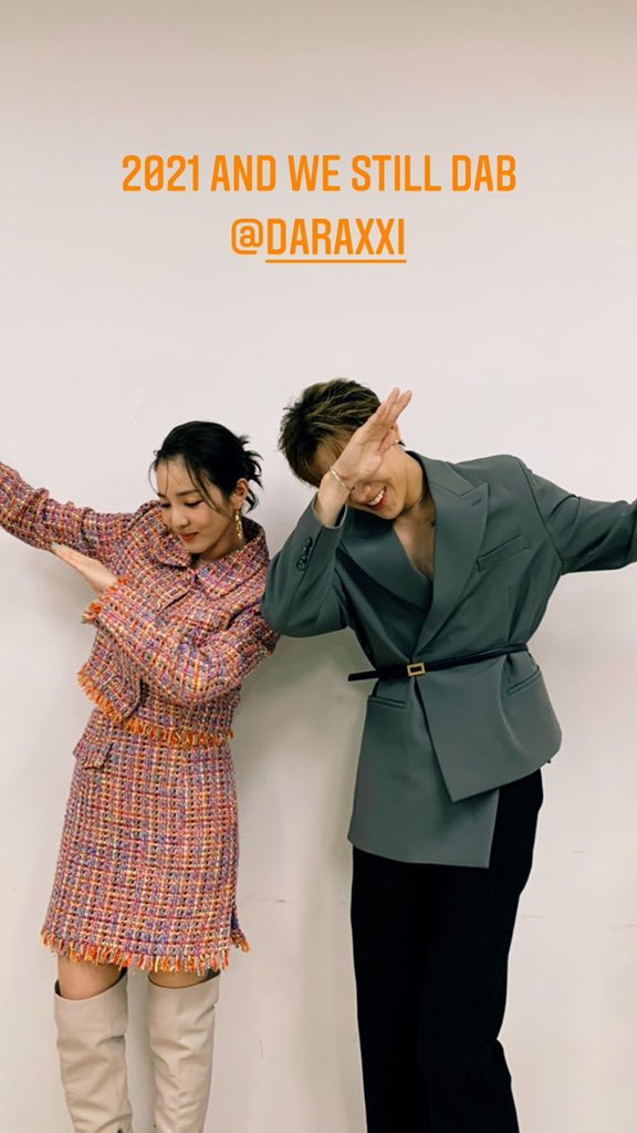 CRUSHonBAM's tweet photo. [#BamBam's IG Story] 211009 2021 AND WE STILL DAB @.DARAXXI
🔗https://t.co/oDBAe2VjUS

#BamBamOnASF2021
#BamBam @BamBam1A
@BAMBAMXABYSS
#GOT7 @GOT7Official https://t.co/YqIor7lVZ9
