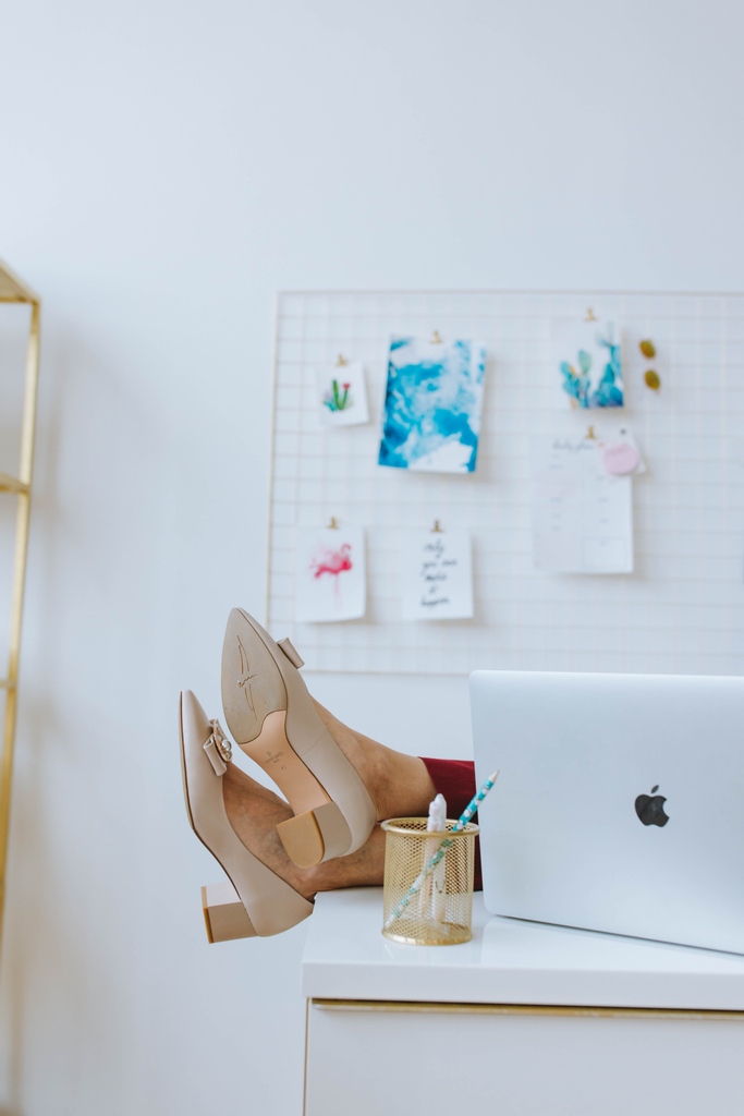 LiveShelf's tweet image. While social commerce is relatively new in the US, the live streaming market is expected to surpass $25 billion by 2023. 🚀🤩  #LiveShelf #SellBetterLive

#socialselling #socialmedia #livestream #socialcommerce #ecommerce #liveshop #ontrend #startup