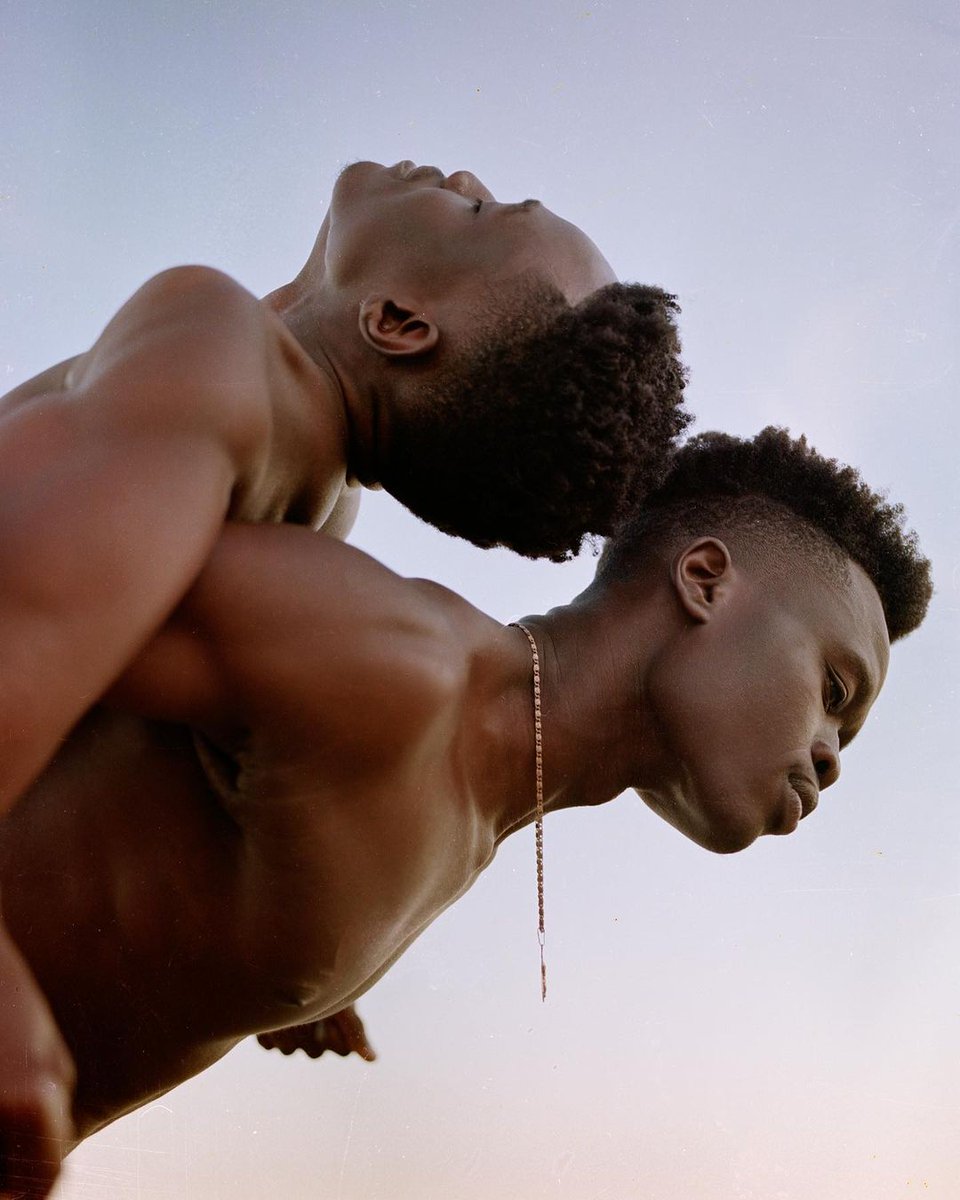 TheFolklore's tweet photo. 'Brotherhood' by Zerb Mellishl (@obzerb). Continuously inspired by the topic of identity, his work and practice mainly focuses on and celebrates black experience through the visual narrative. Mellishl’s aim was to show the softer more gentle side of black men. #TFInspiration https://t.co/9STmshbUbX