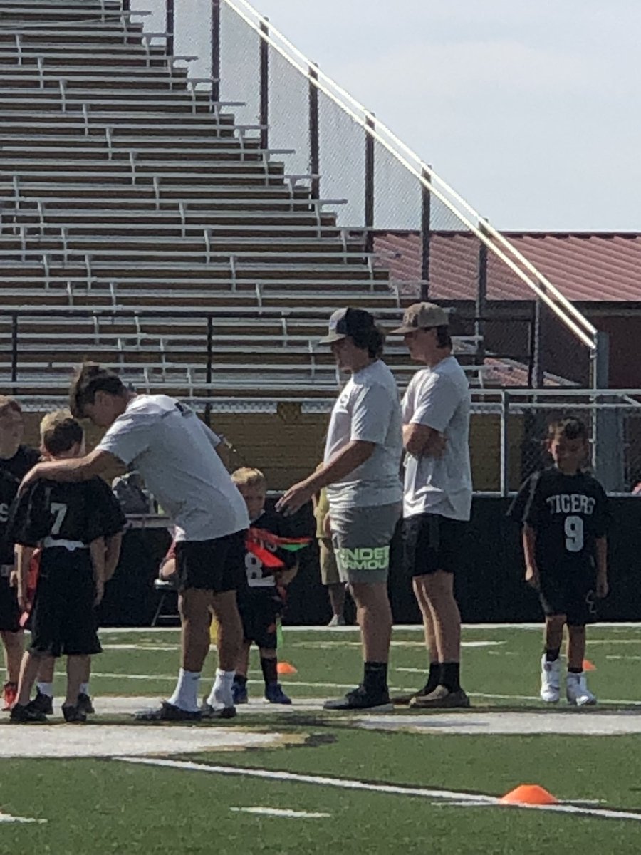 rachelfish45's tweet photo. Thank you so much to the Charleston Tiger Football players for coaching and dedicating time to the Young Tiger Football players. Great role models and inspiring future Tigers to do good.  Proud of them and proud to be a Charleston Tiger 🐯 💛🖤 https://t.co/kjCpNDbYnf