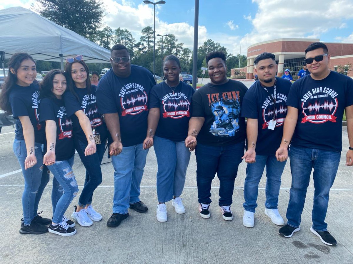 Davis High School Choir tweet media