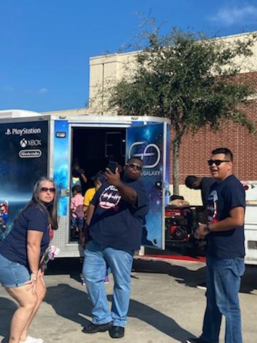 Davis High School Choir tweet media