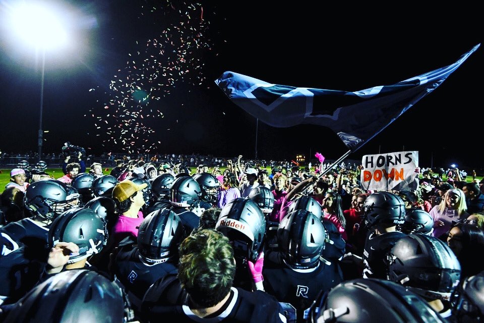 LaneWasinger's tweet image. This team. This town. This school. This is US! ⚫️RFTB⚪️