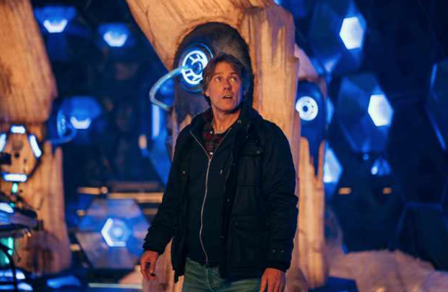 RadioTimes's tweet photo. New #DoctorWho teaser reveals Weeping Angels and Sontaran return. #WhereIsDoctorWho
https://t.co/EW7htsMCQP https://t.co/23J8kFUw3t