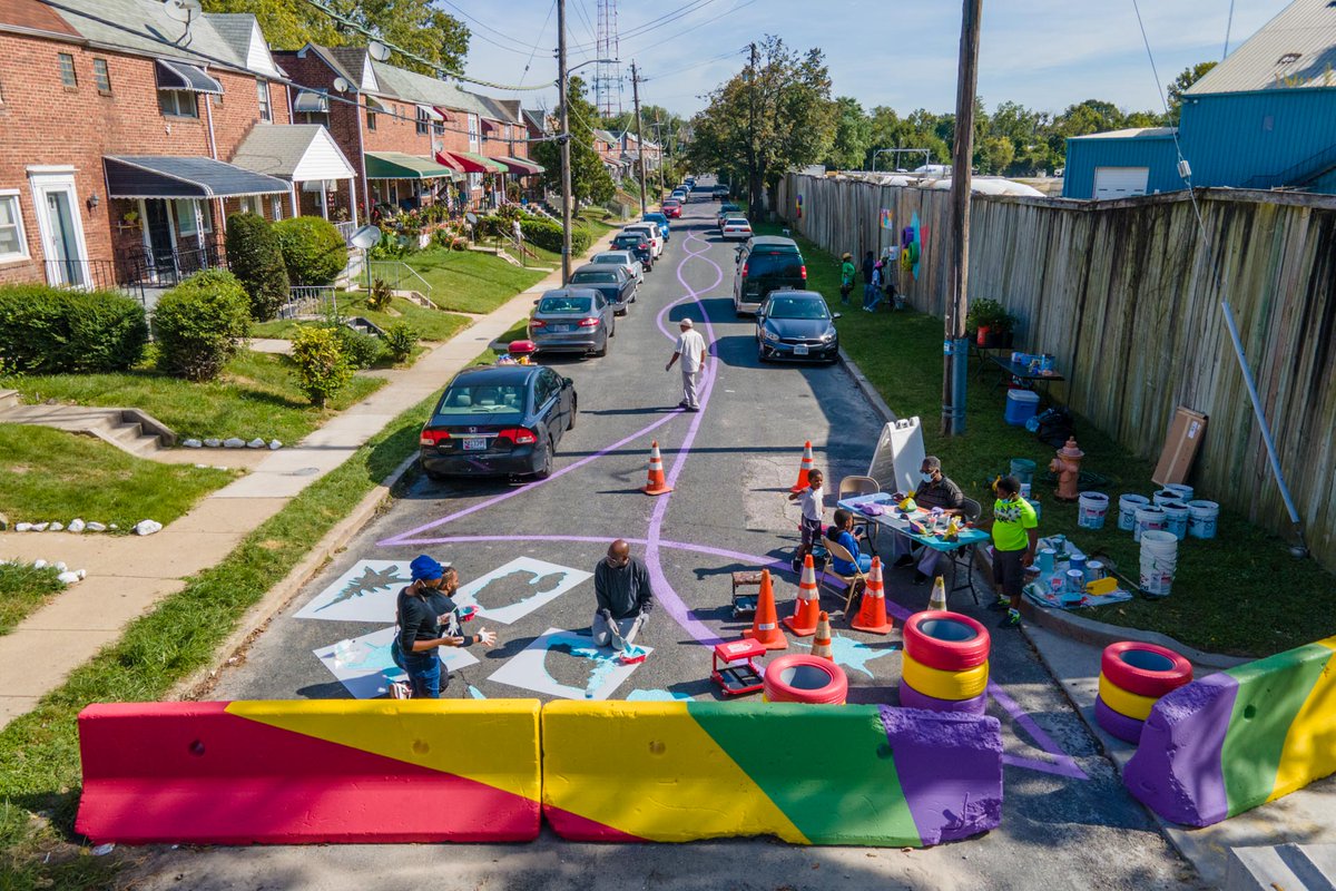 grahamprojects's tweet photo. The Towanda LaneScape along Grantley Ave is live! Last week we worked in collaboration with Towanda Neighborhood Assn to install this shared street #publicart #wayfinding project connecting residents with Cold Spring Metro Subway. Thanks to everyone who helped us #MakePlaceHappen https://t.co/B0VhU3aw7N