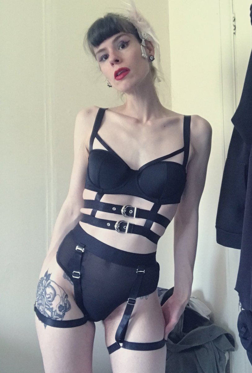 Candyylocks's tweet image. New tattoo who dis?