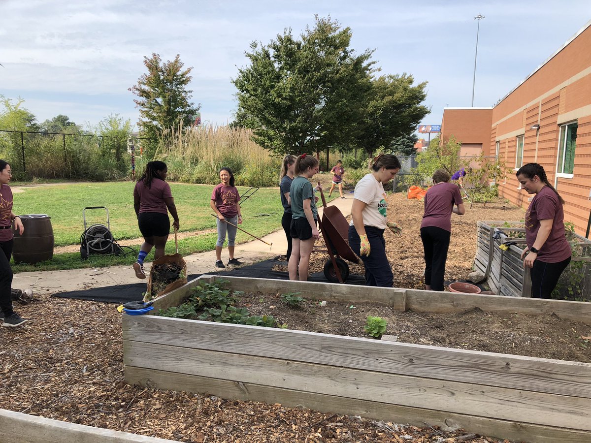 MHarrisHayes's tweet photo. WUPT day of service group#3. It doesnโt stop. #PTDayofService @PTDayofService @wustl_pt @WUSTL https://t.co/pFU9NXEdkq