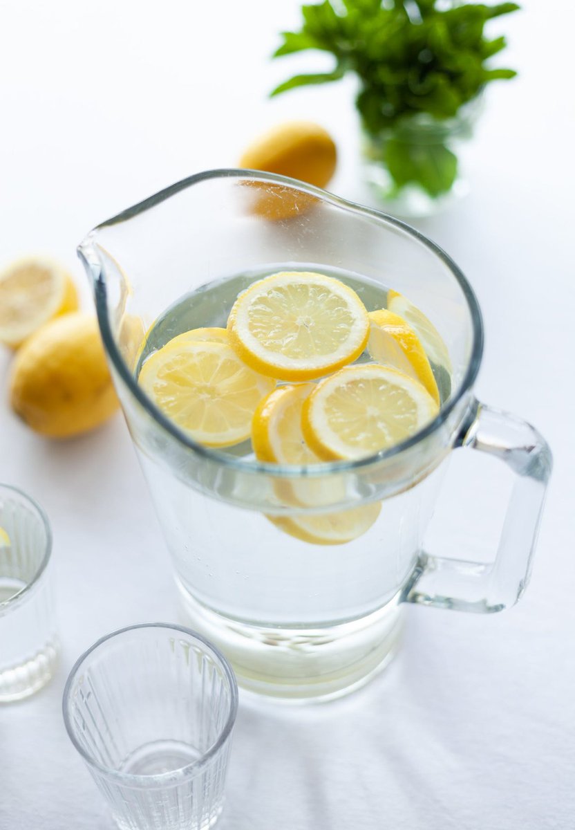 nutriglamorous's tweet photo. It's the age-old question: how much water should we drink in a day? We all know that proper hydration is good for us but many of us don't know how much of it we should be getting on a daily basis. Luckily, a new article answers this question:
 https://t.co/nCCFtNGep5 https://t.co/VGHBkzETL9