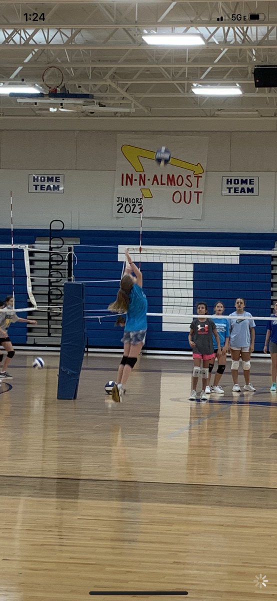 taylor_vball's tweet photo. Great day of Jr High Skills Sessions!! Nearly 80 future Mustangs coming in &amp; learning on a Sat morning! Glad to have @MPJHEagles @mc_mcmeans and Nina from @WestMoVB! I think everyone learned, had fun &amp; promised to use skills Tuesday. #FutureMustangs #MustangPride247 #HorsePower https://t.co/u2dacSEogG