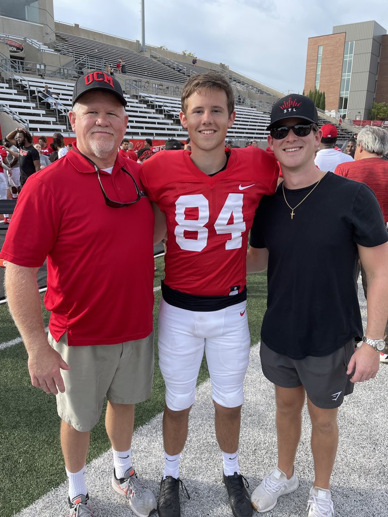 JReyns14's tweet photo. Great team win today over Emporia State!!! Gotta keep the streak going next Saturday against Missouri Southern!!! https://t.co/qyrbFhCqmL