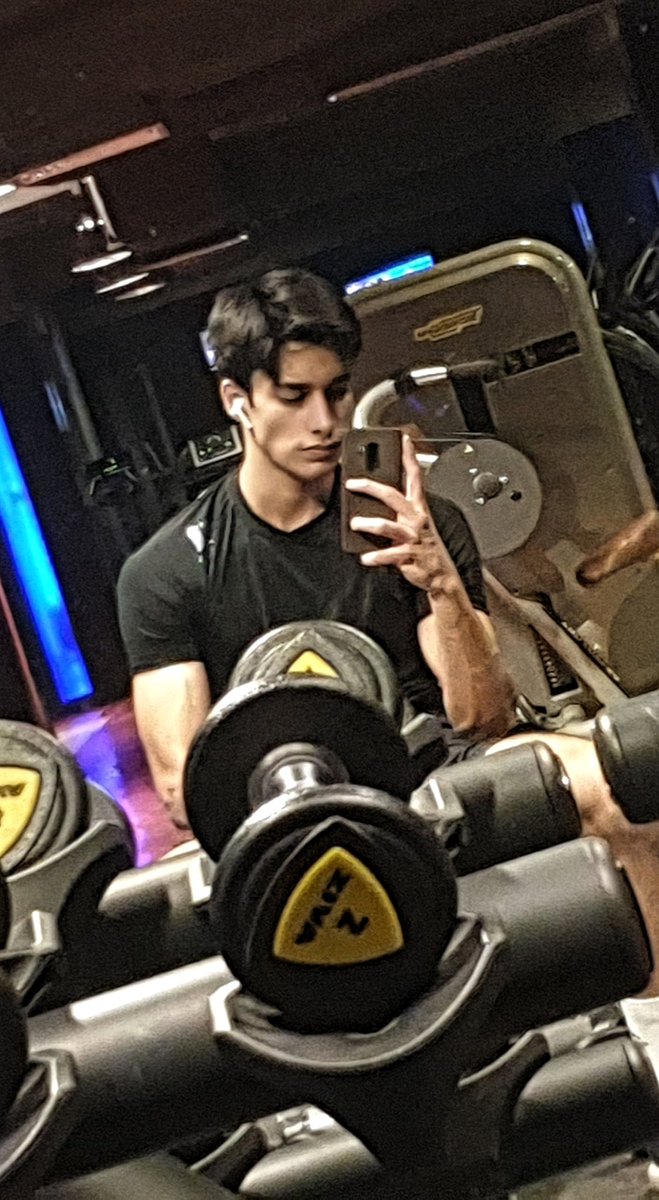 skas_spirail's tweet photo. Quote with a gym selfie https://t.co/mHuPNc1g1P