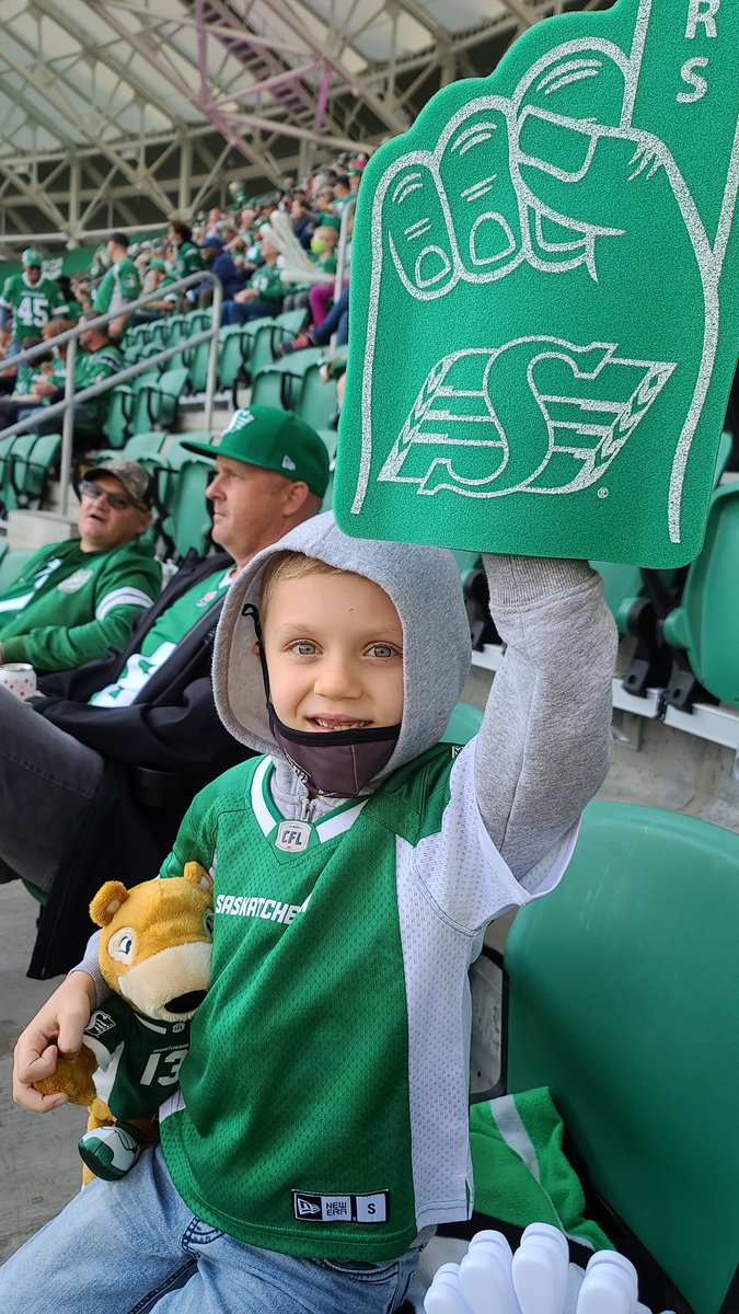kMinaker's tweet photo. First Rider game for this little guy! #riderslive https://t.co/0bA4nQtXE1