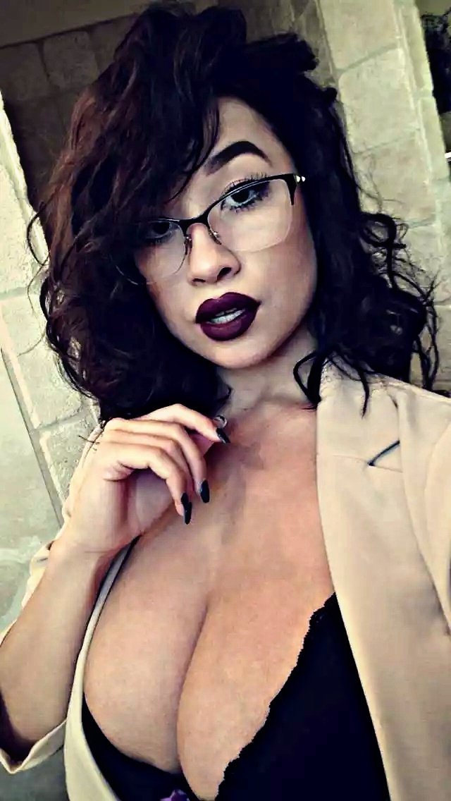 Tʜᴇ Dᴏᴄᴛᴏʀ ɪꜱ ɪɴ.

Wʜᴀᴛ? Wʜᴏ ꜱᴀʏꜱ ᴅᴏᴄᴛᴏʀꜱ ᴄᴀɴ'ᴛ ʟᴏᴏᴋ ᴘʀᴇᴛᴛʏ?