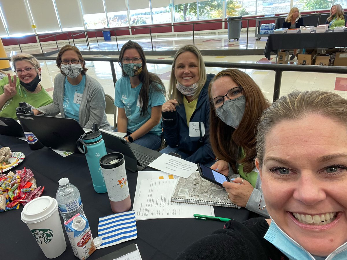 mrsgustafson's tweet photo. This awesome team attended in person for the hybrid #CAMLE conference today. More joined virtually. We love #midfleschool! @FlagstaffAcad @MoskoffLeha @salgado_kate https://t.co/nxfmibWeJS