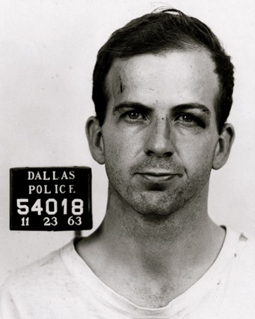 October 10, 1959 Lee Harvey Oswald signs guestbook in hotel Helsinki #ThisWeekInHistory #History #OnThisDate #Events https://t.co/h93vv6sH8F