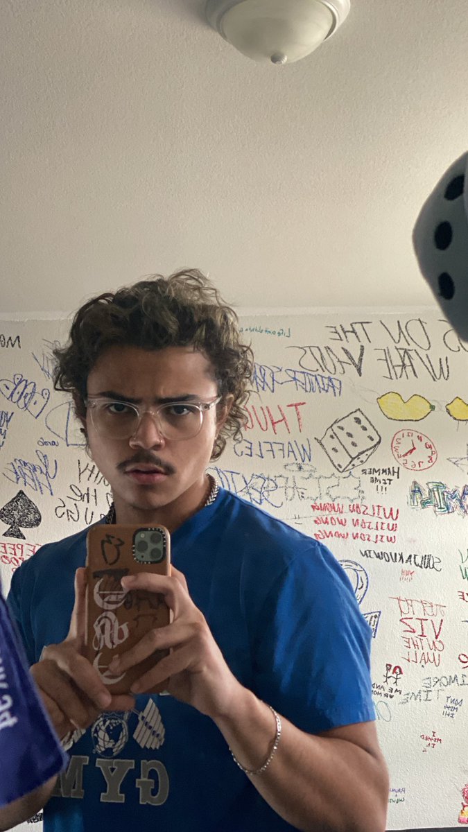 ESCesque420's tweet photo. YO! spotify and apple music ready, link in bio. getting stuff in line for the show! https://t.co/Lf19pgD6CX