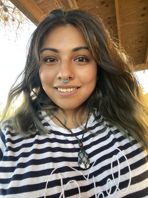 Golden hour selfies ☀️ https://t.co/ZUkpuPwi24