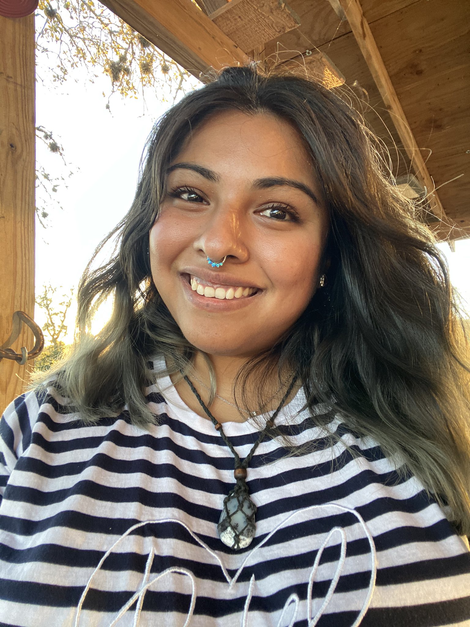 2 pic. Golden hour selfies ☀️ https://t.co/ZUkpuPwi24