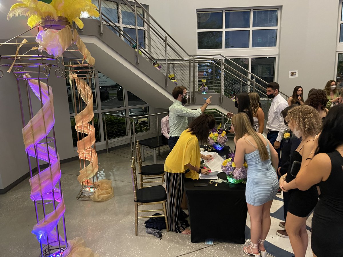 MillerpPaul's tweet photo. BIG crowd at Hoco dance! GWC looks great! @NBPSEagles @NBFineArts https://t.co/ZgAwChsBsD