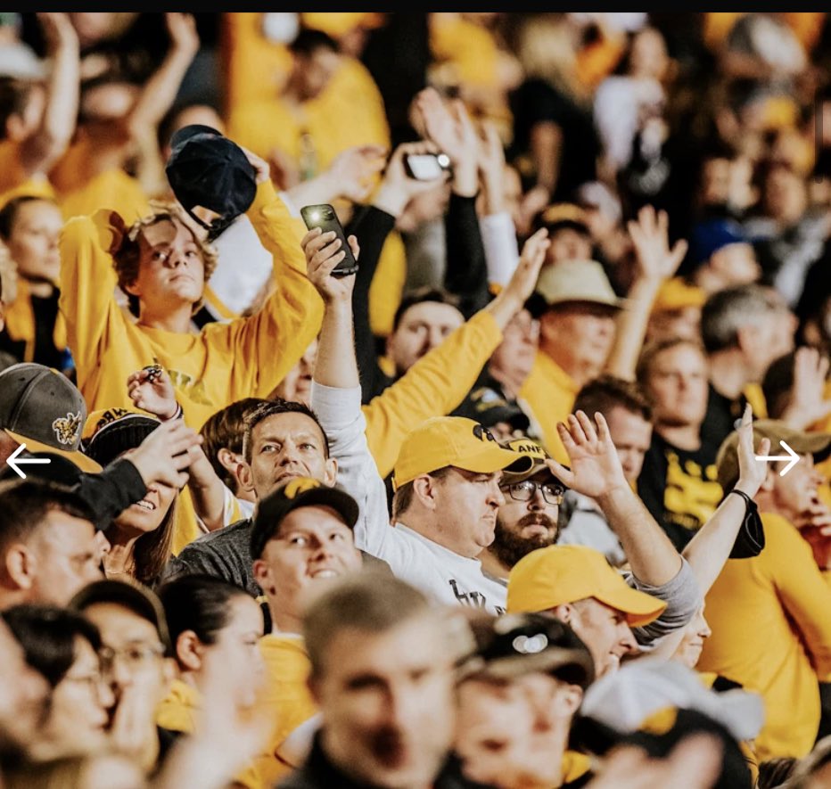 TommyCLak's tweet photo. Go hawks https://t.co/BaIKc7svcc
