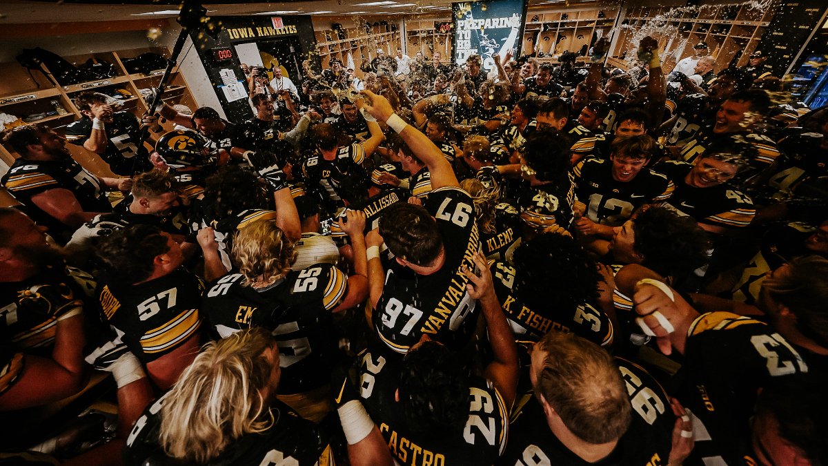 HawkeyeFootball's tweet photo. We win. We celebrate. 

#Hawkeyes https://t.co/UXvHmkb7Ah