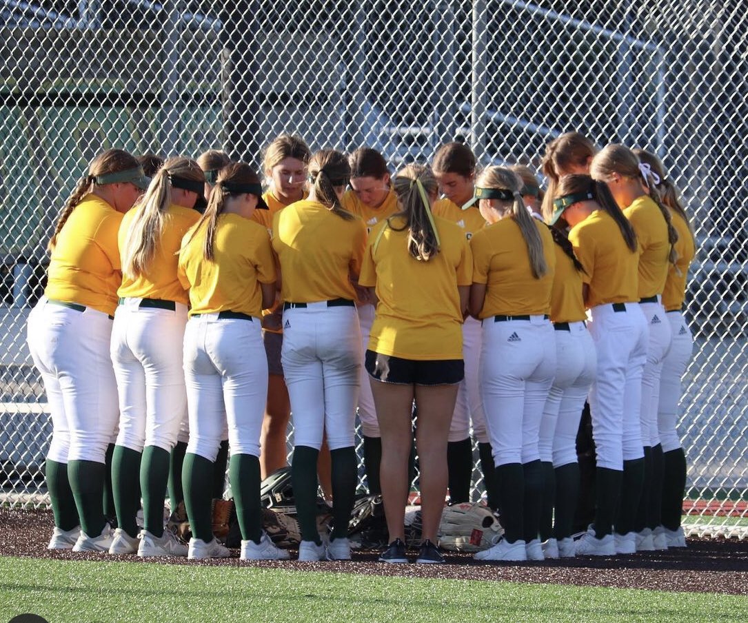 Your Varsity Bruins finished the regular season 26-8 while JV finished the season 11-3. A lot of hard work went into these wins! Varsity is back in action Tuesday at 6pm for the first round of Districts. The real fun starts now! #RepRockBridge
