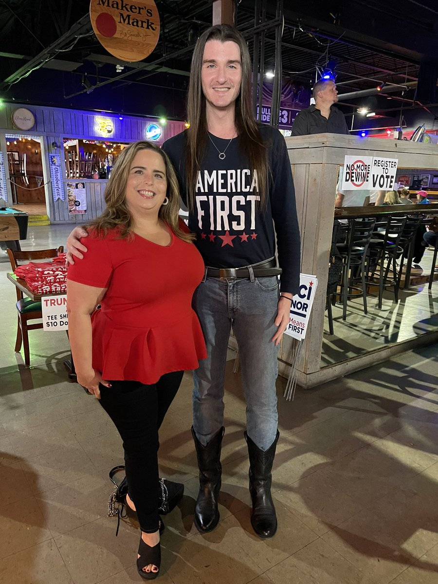 tinaoh1114's tweet photo. Fun day meeting @ScottPresler who is the main reason that I said “yes” to running for school board! Hearing him speak is life-changing! #AmericaFirst https://t.co/7uuBR2UXKf