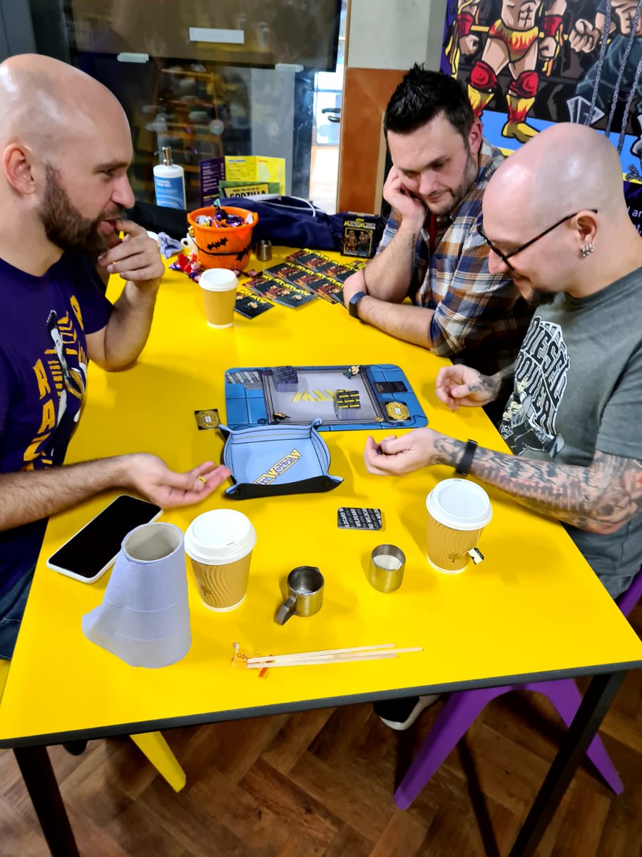 MicroTitanMania's tweet photo. Tremendous day playing #MTW #MicroMania with some new folks today. Super stoked that everyone enjoyed it, picked up the rules instantly and said they want it on their shelves! Let's make it happen #smallerisbetter https://t.co/o2OOTnsuiX