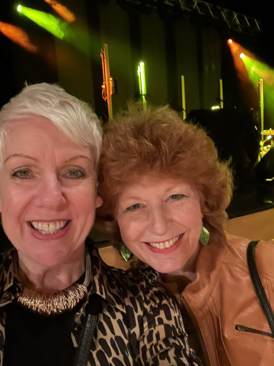 LaMinx541's tweet photo. At the Hexagon, Reading, front of stage with ma gig buddy Ann, waiting for Level 42 to come on. There may be some #mumdancing #livemusic
whoop!!! 👏👏 https://t.co/JDmrOPDyrt