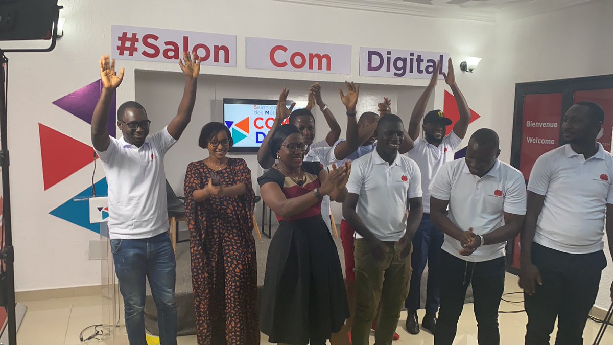FatouThithi's tweet photo. C’est sur ces pas de danse que le @SalonComDigital se termine.
Merci à tous les intervenants @blemoul @elbahdara @Shemademboy @AGuibouBarry @moudjames23 @Senditoogn @Hassanehilal @LyBinta4 @CoachOsseni @InfoComGN @Mesrs_Gn @Monarch_GN @MonarchAcademyA #Kibaro #communication https://t.co/RKYF9AcB5B