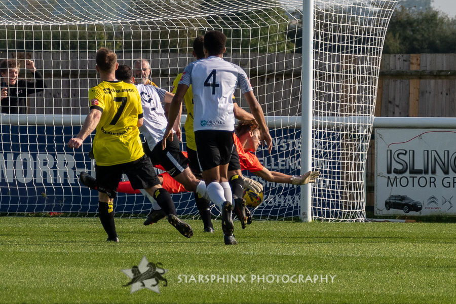 Starsphinx_Pics's tweet photo. Photos from todays #fa_trophy match @MELKSHAMTOWNFC v @Basingstoke_FC are available at https://t.co/hy282HRGxo
@WiltshireSport
@swsportsnews @NonLeaguePaper
@NonLeagueCrowd @TonyIncenzo
@Ollie_Bayliss @67_balti
@NonleagueS @FswMedia @localfootball21 https://t.co/4bK92gTYsC