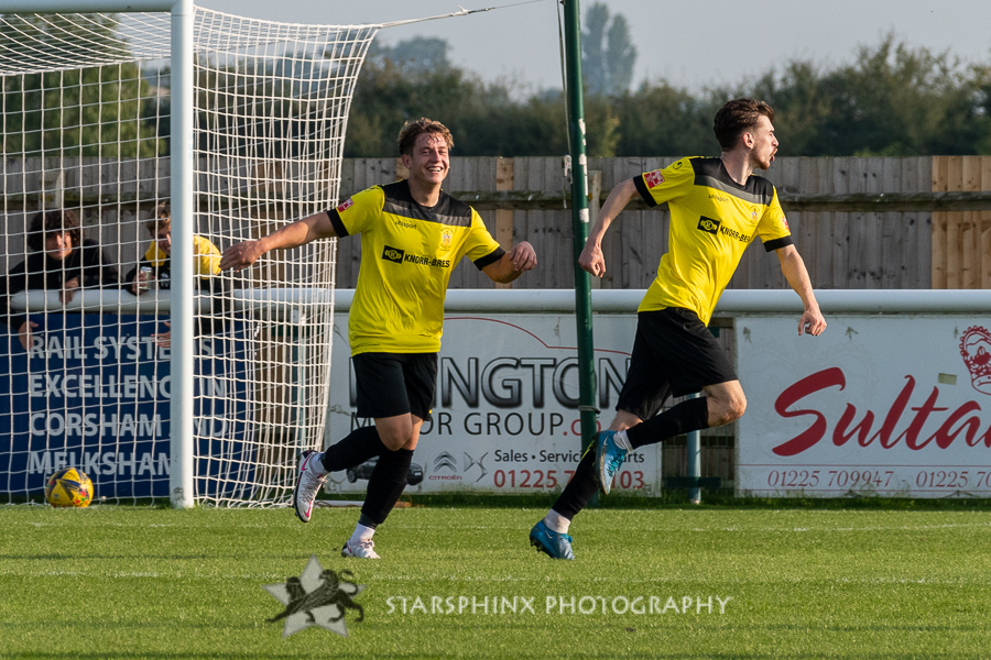 Starsphinx_Pics's tweet photo. Photos from todays #fa_trophy match @MELKSHAMTOWNFC v @Basingstoke_FC are available at https://t.co/hy282HRGxo
@WiltshireSport
@swsportsnews @NonLeaguePaper
@NonLeagueCrowd @TonyIncenzo
@Ollie_Bayliss @67_balti
@NonleagueS @FswMedia @localfootball21 https://t.co/4bK92gTYsC