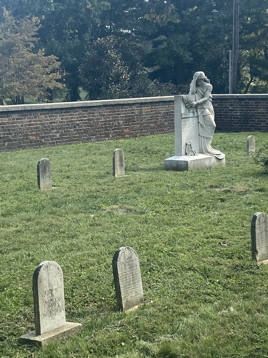 bethhoward_30's tweet photo. @KyCharge I love #diggingky with you!!
This cemetery caught my attention on the way in, when we heard the story, I’ll never forget. #weepnomoremylady
#wholiveswhodieswhotellsyourstory
#myoldkentuckyhome https://t.co/IFDFZCDVNh
