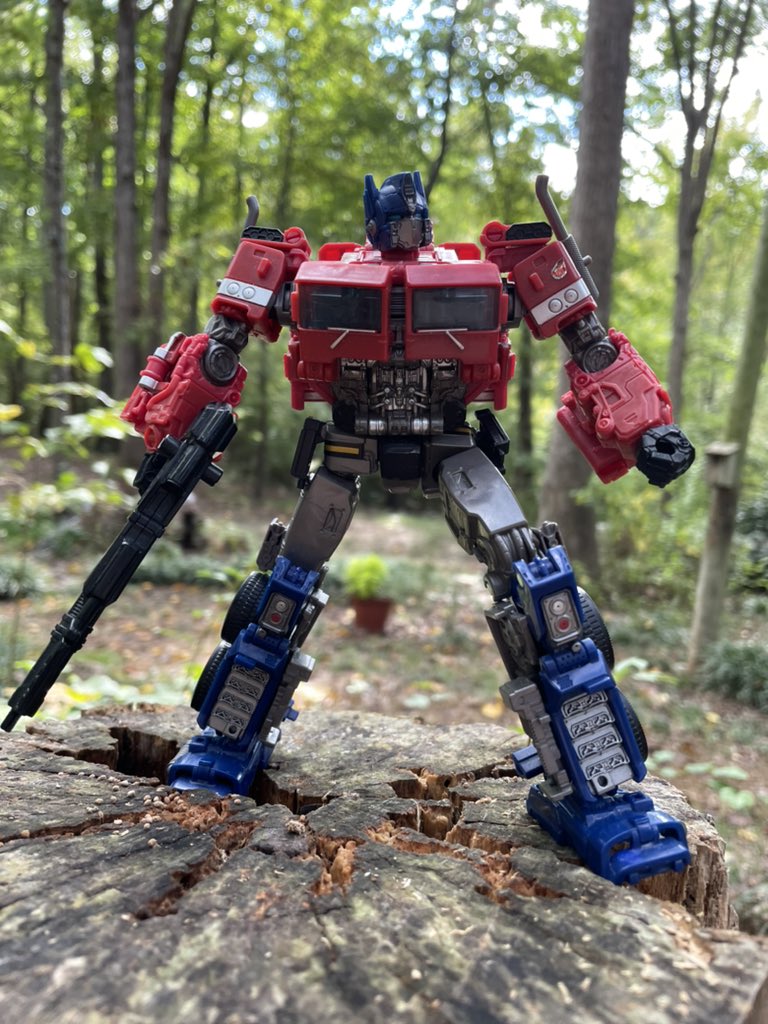 elijah_roof's tweet photo. Fight for Freedom

Slide 4: “We are here. We are waiting”

#OptimusPrime #Autobots #Transformers #BumblebeeMovie #RiseoftheBeasts #Knightverse https://t.co/gn1tPHp0QT