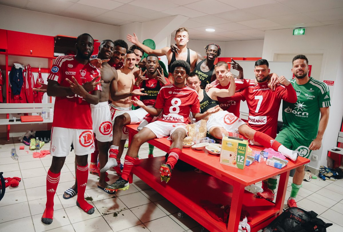 SB29's tweet photo. 🔝 #N3

La victoire pour les protégés de 𝗖𝗼𝗮𝗰𝗵 𝗚𝗿𝗼𝘂𝗴𝗶 ! 

✅ 𝗩𝗜𝗖𝗧𝗢𝗜𝗥𝗘 2 buts à 1 face à la TA Rennes
⚽ Badji et Camblan https://t.co/CVZnApwFvz