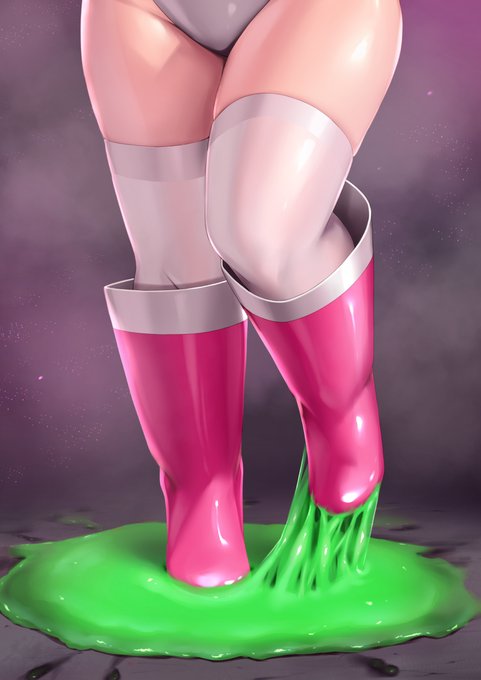 粘着汁から抜けだそうとするエンゼルリリー。
「こんなねばねば、エンゼルブーツには通じないんだから!」 