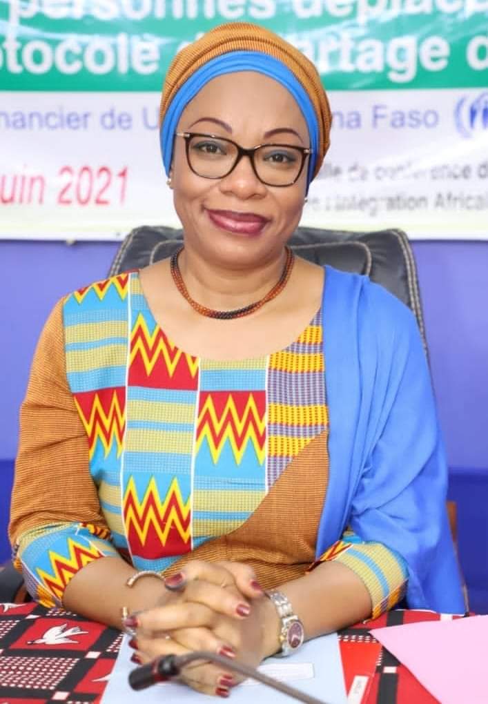 KalyangaV's tweet photo. J'admire cette dame pour une chose. Marie Laurence Ilboudo, bon courage https://t.co/LeUQQqAteF
