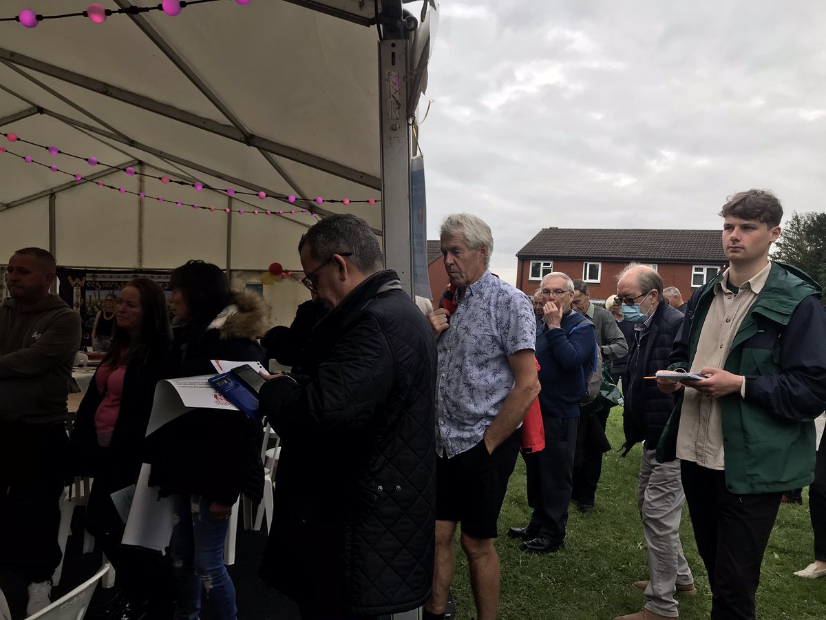 wallyhallpark's tweet photo. RT huge thanks to all who came along to the #OPENEvertonLibrary campaign. It was an amazing day with old & new friends and the community support was fantastic @SFoodbanks @lpoolcouncil @IanByrneMP @JohnnieMaguire @Redvalerie17 @TheFlorrie @ListerStepsTOL @DanCardenMP @ManningMr https://t.co/f4iZftY1MY