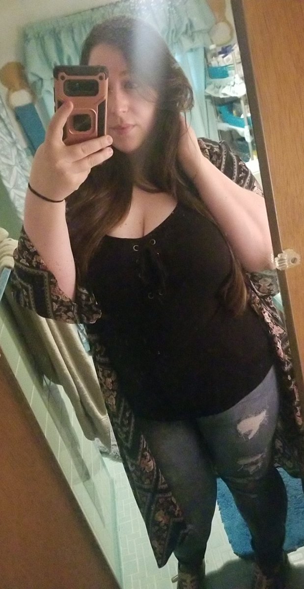 Amysterz's tweet photo. Happy Saturday !! 
#loveyourself #selfies #mirrorpic #beautiful #thick #thickgirlsrock #fullbodypicture #nofilter #longhairdontcare #longhair #bigisbeautiful #Saturday #SaturdaySelfies https://t.co/85LisfdRer