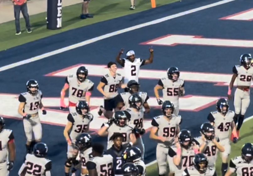 jnewville7766's tweet image. Thank you @alleneaglesfb for making this happen! Super emotional night for all of us. LLM💙 @Marquel2Ellis