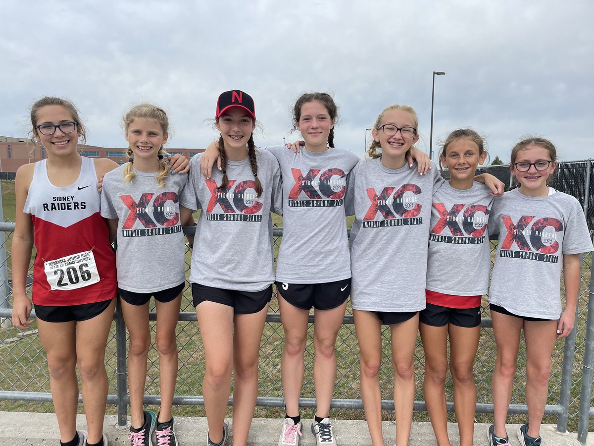 SidneyRaiderXC's tweet photo. Big congratulations to these ladies for placing 4th today out of 26 teams at MS State Cross Country! They had a pack time of 29 seconds. #weruntogether #Raiderrunners #thefutureisbright https://t.co/tySsl6P15j