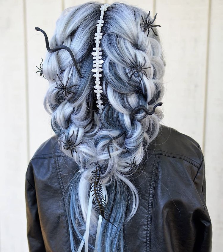 cosmoprofbeauty's tweet image. Make it elegant, but festive for #SpookySeason. 🕷⁣⁣
⁣⁣
Creeped out knots by #CosmoPro @amandajeank who styled using Sexy Hair Powder Play Lite Volume/Texture Powder and Sexy Hair Spray &amp;amp; Play Volumizing Hairspray.⁣
⁣⁣
SHOP Sexy Hair: bit.ly/3FuFOPH
⁣⁣#repost