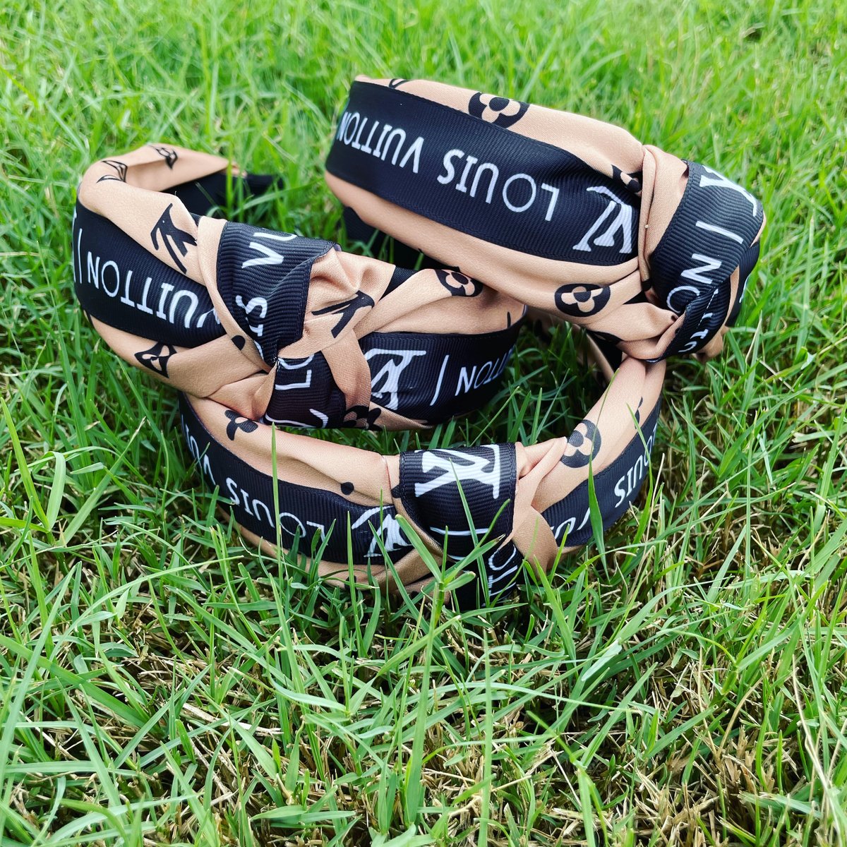 ShenMri's tweet photo. @STALLISMOKE @theestallion Shop with us! We have accessories, clothing, nail stickers and more! #supportsmallbusiness #accessories #nailart #nailstickers #nailtechs #bags #handbags #sunglasses #fashiondesignerinspired #affordable #WomenEmpowerement 

https://t.co/LkDb7z4nhv https://t.co/p544OAGn1w