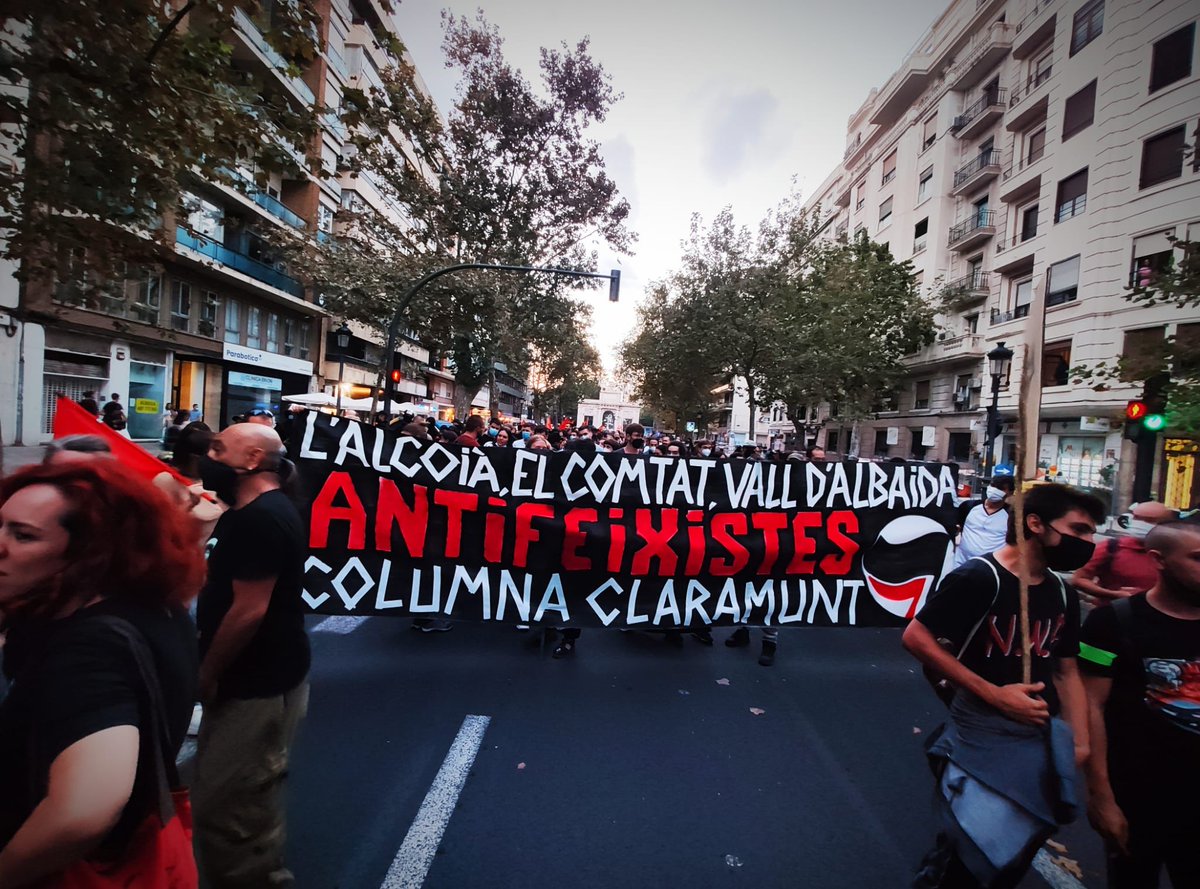 Cals_Flares's tweet photo. Un pas més, per crear comunitat per combatre al feixisme per organitzar-nos front l'ofensiva del capital.
Pais Valencià la tomba del feixisme.
🏴🚩 https://t.co/BnLT7Dw0Qf
