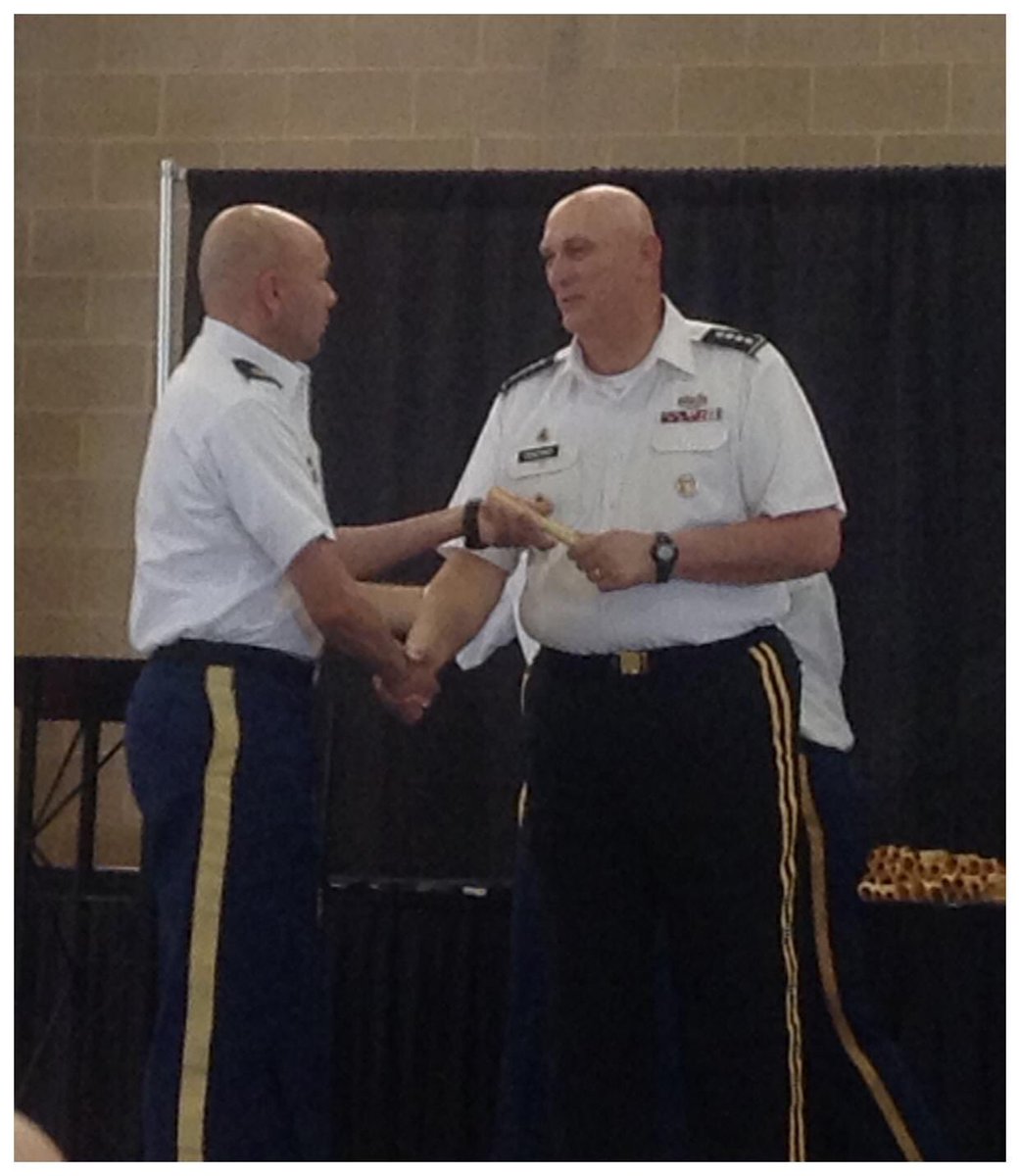 E_Fuentes70's tweet image. #RIP Gen Odierno, I served with him at 1CD DIVARTY, Division CDR with 4th Infantry Division and I had the privilege to receive my #USASMA diploma from him. Great leader. #RedLeg