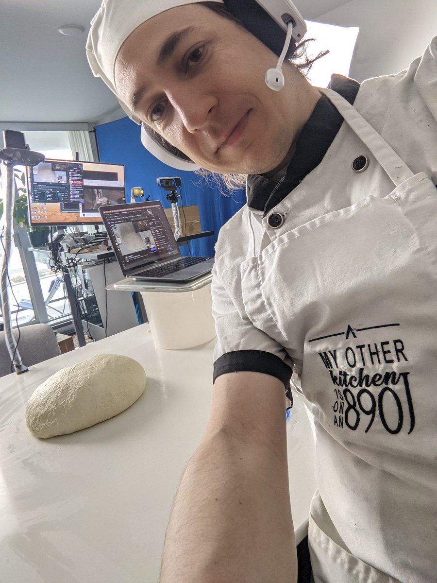 seggellion's tweet photo. Making pizza for my #SCWatchParty  #starcitizen https://t.co/s9Vke3XhPX