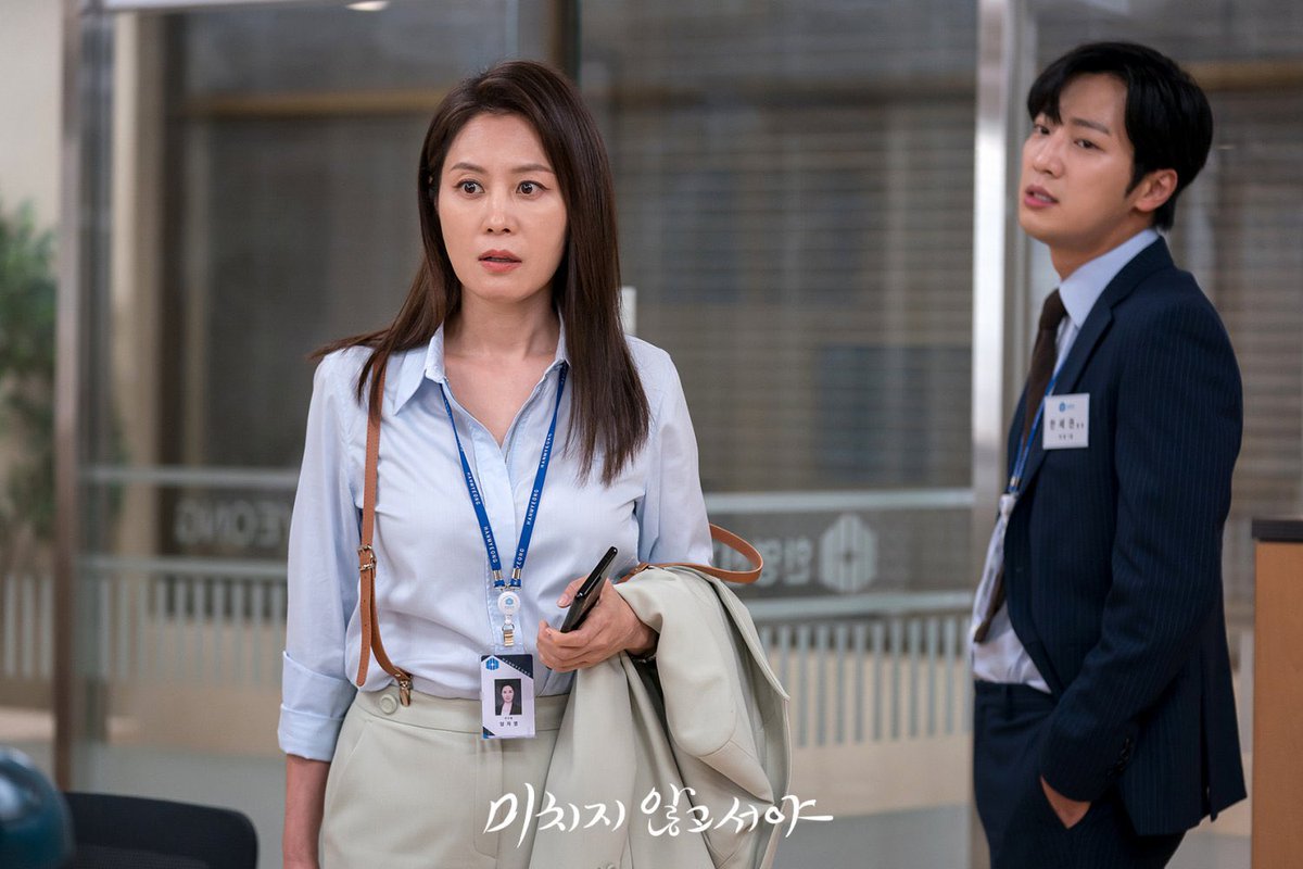 beaenkorea's tweet photo. Me está encantando “On the Verge of Insanity” (2021). Los tres actores principales hacen un trabajo increíble Es otro de esos kdramas de historia sencilla pero increíblemente bien contada. Qué lástima que no funcionara bien! https://t.co/wV71buhBWL